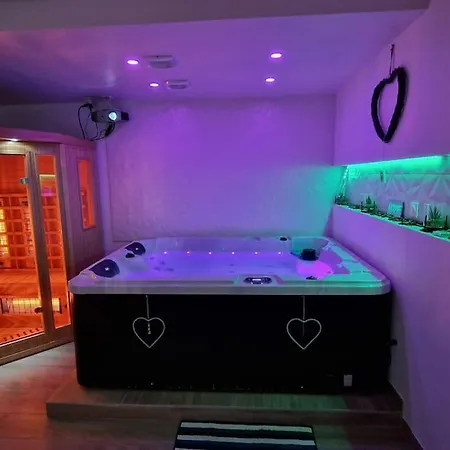 Apartment Le Reve Jacuzzi Sauna Cinema Parking