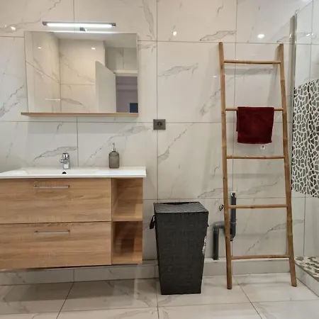 Apartment Le Reve Jacuzzi Sauna Cinema Parking